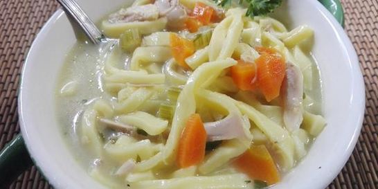 Тушеная лапша с курицей