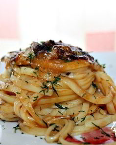 Запеченные под сыром гнезда-спагетти с фаршем и грибами