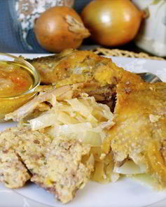 Фаршированная цесарка с капустой
