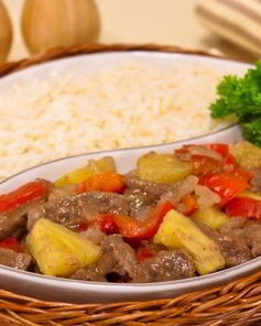 Говядина с ананасами