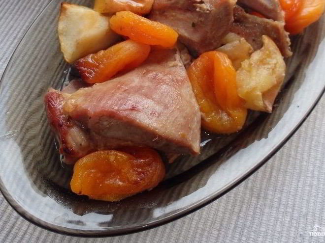 Рецепт индейки с курагой и яблоками