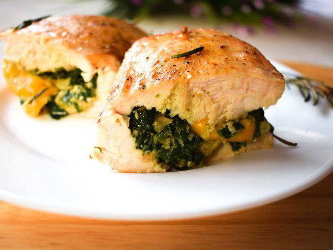 Рецепт куриной грудки со шпинатом и сыром чеддер