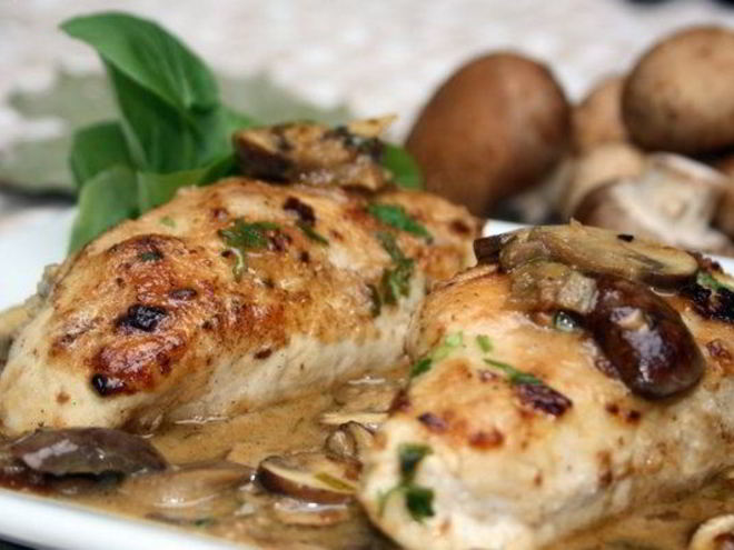 Рецепт куриных грудок с чесноком и грибами
