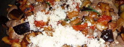 куриные сердечки с баклажанами и сыром. Шаг 5