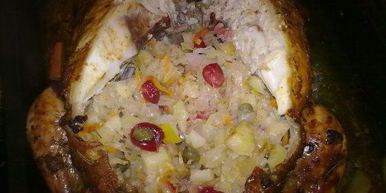 Курица фаршированная квашеной капустой