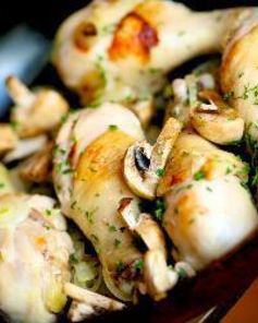 Курица с грибами и луком