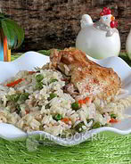 Курица с рисом и зеленым горошком