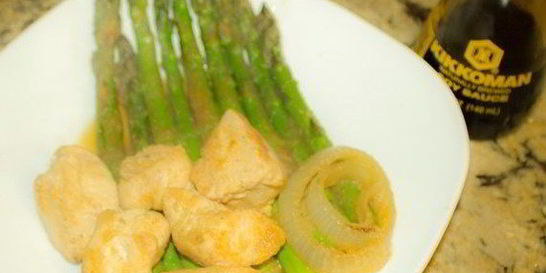 Курица со спаржей в яблочном соусе