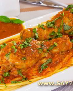 Курица, тушенная с помидорами