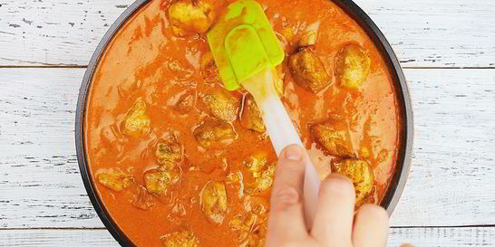 Курица в томатно-сливочном соусе