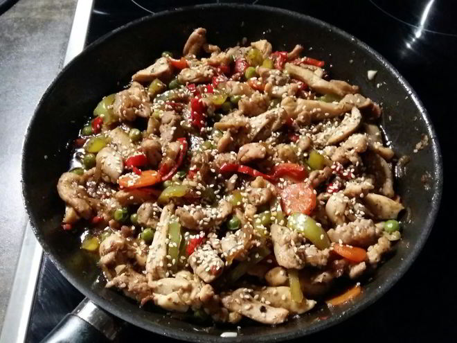 Рецепт курочки со сладким перцем и стручковой фасолью по-восточному