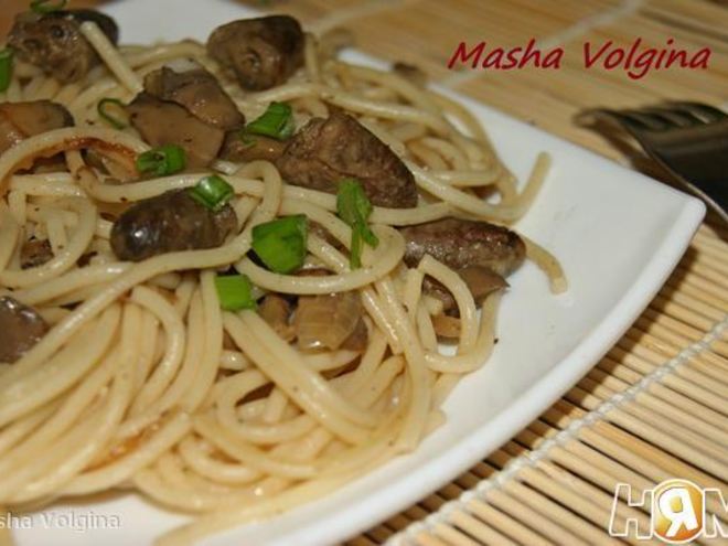 Рецепт лапши с грибами и куриными сердечками