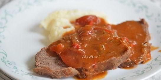 Нежная говядина с овощами под соусом