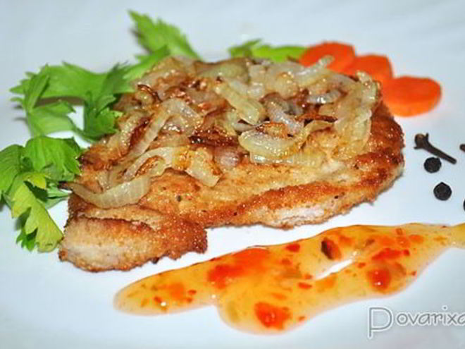 Рецепт отбивных с карамелизованным луком