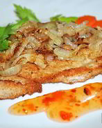 Отбивные с карамелизованным луком