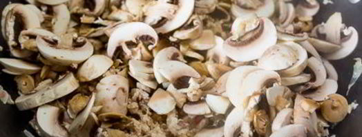 рубленая курица с грибами и рисом. Шаг 12