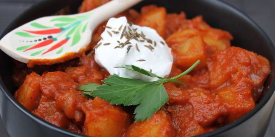 Свинина с картошкой и помидорами