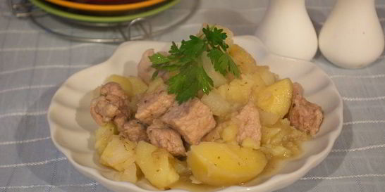 Свинина, тушеная с картошкой