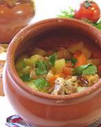 Свинина тушеная в горшочке