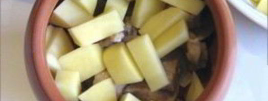 свинина тушеная в горшочке. Шаг 11