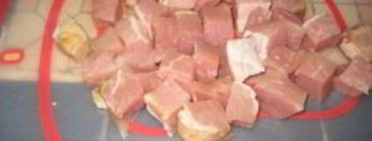 свинина, тушенная с зеленым луком. Шаг 2