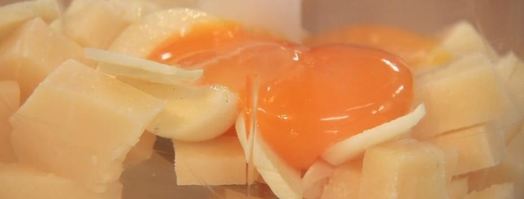 свинина в сырном соусе с домашней лапшой. Шаг 3