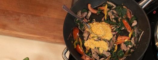 свинина в сырном соусе с домашней лапшой. Шаг 5