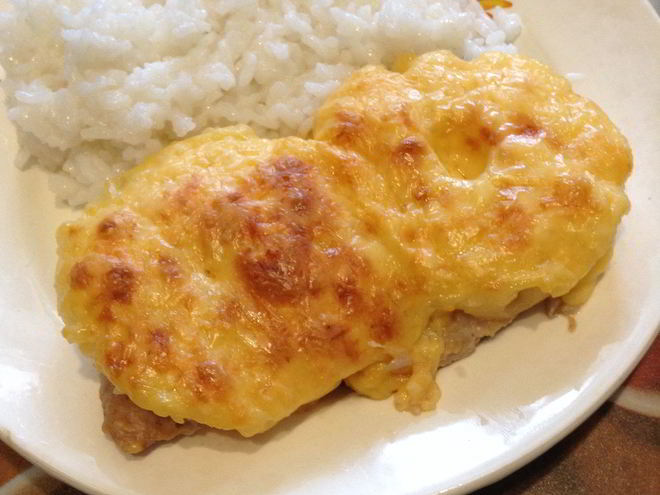 Рецепт свинины, запеченной с ананасами и сыром