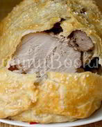Свинина запеченная в слоеном тесте