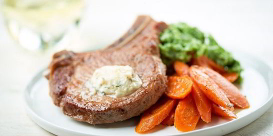 Свиные отбивные с гарниром