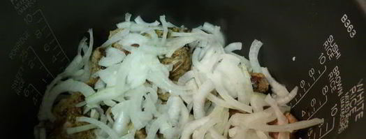 свиные ребрышки, тушеные в мультиварке. Шаг 4