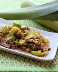 Телятина с кабачком и пореем