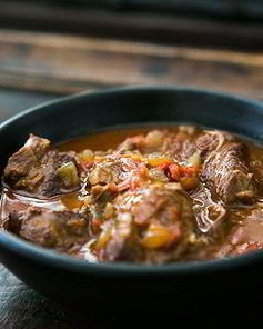 Тушеная баранина с овощами