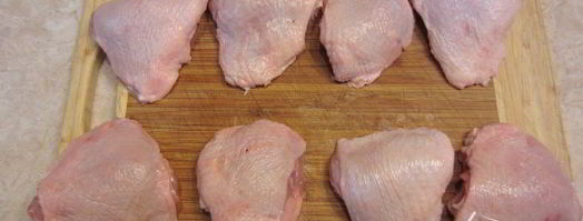 запеченные куриные бедрышки с тимьяном и оливковым маслом. Шаг 2