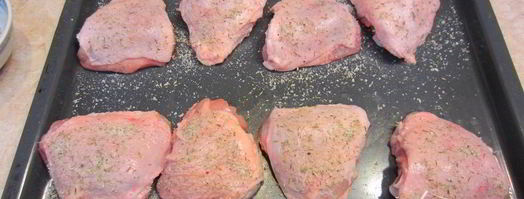 запеченные куриные бедрышки с тимьяном и оливковым маслом. Шаг 4