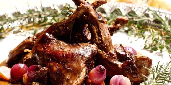 Заяц с картошкой в духовке