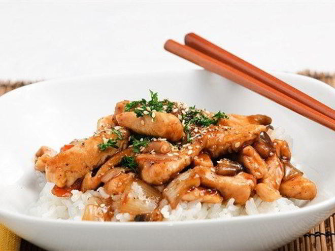 Рецепт жареной курицы с устричным соусом и овощами
