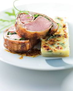 Жареное седло барашка под коркой из пряных трав