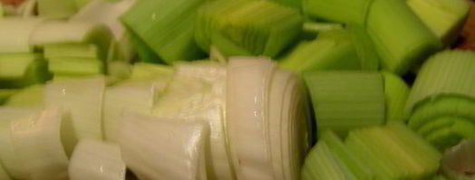 нежный гарнир из лука-порея и грибов с маскарпоне. Шаг 2
