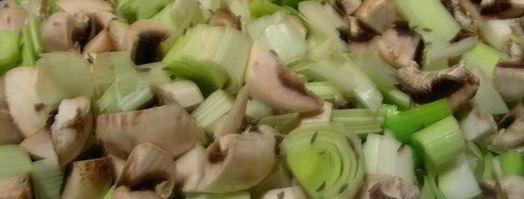 нежный гарнир из лука-порея и грибов с маскарпоне. Шаг 4