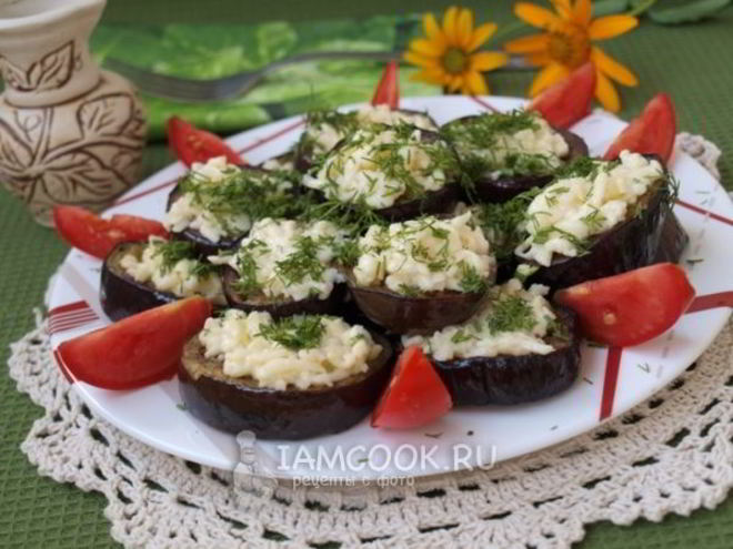 Рецепт баклажанов с сыром и чесноком
