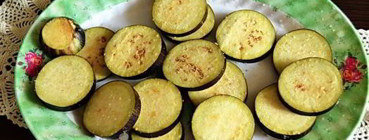 баклажаны жареные с чесноком и помидорами. Шаг 4