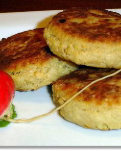 Биточки картофельно-яблочные с хреном