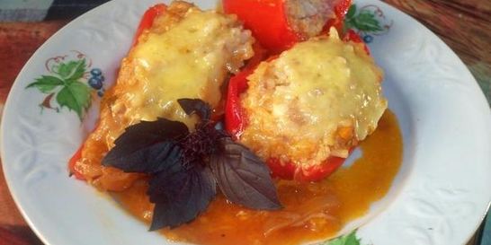 Фаршированные перцы с сыром на сковороде