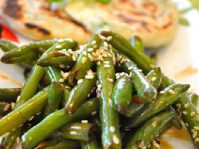 Рецепт фасоли с чесноком и соевым соусом