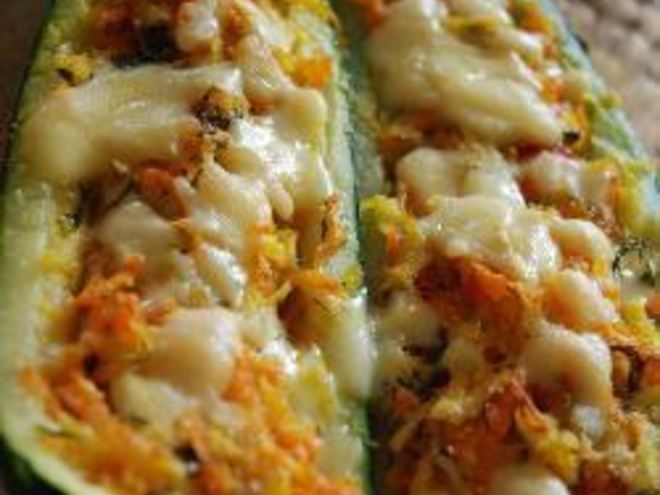 Рецепт кабачков, фаршированных овощами и сыром