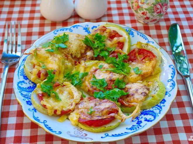 Рецепт кабачков с помидорами и сыром в духовке
