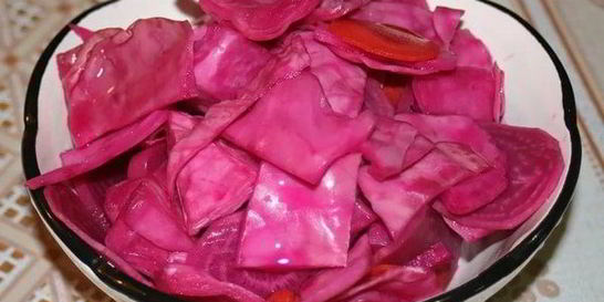 Капуста с чесноком в маринаде