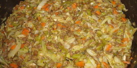 Капуста тушеная с чечевицей