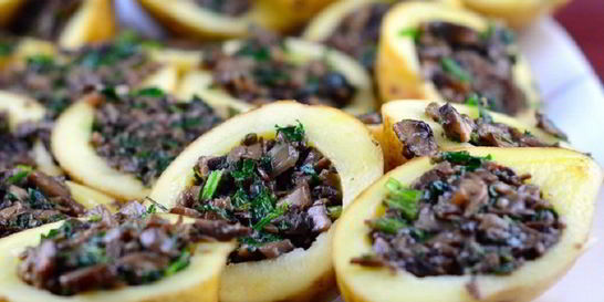 Картофель, фаршированный грибами